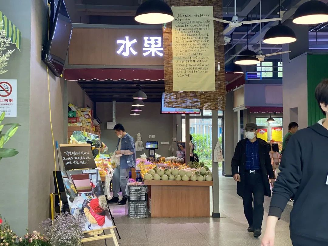 满满烟火气与人情味！虹口这个与众不同的摄影展你去打卡了吗？