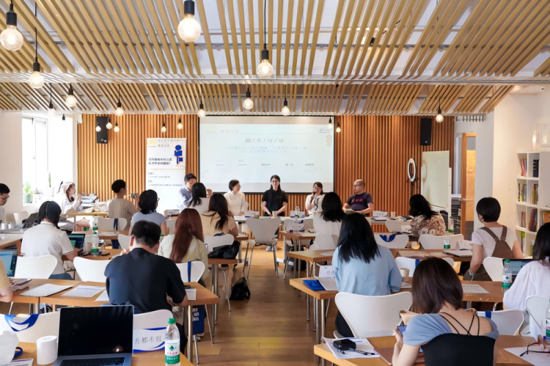 华夏时报网：告别落灰的图书角：公益组织如何链接在地力量“抢回”乡村儿童阅读时间？